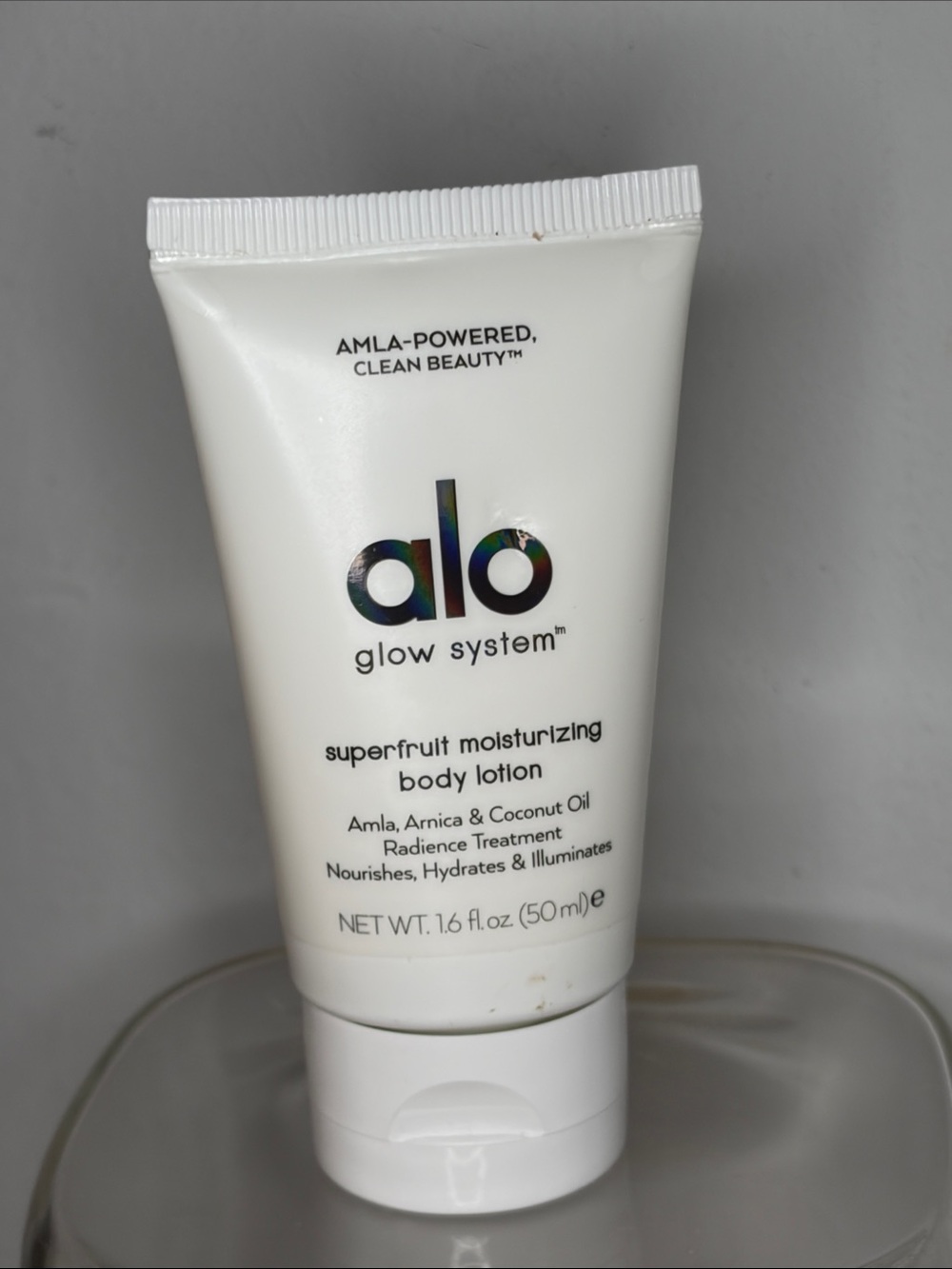 ALO Yoga Glow System Superfruit Moisturizing Body Lotion - White